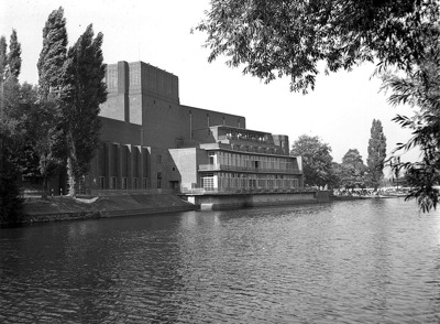 My father took this photo of the Shakespeare Memorial Theatre (as it was then) in 1940.