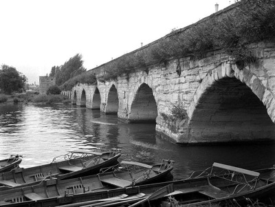 Clopton Bridge, built in medieval times, on a windy day: 16 August 1961.